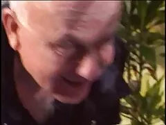 סיפור סקס רומנטי סרטים לצפייה ישירה פורנו עם ברונטית רזה והציצים הקטנים שלה