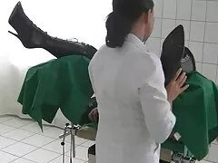 מותק ג'ינג'י פטיש סקס לצפיה חינם מנסה לזיין צעצוע